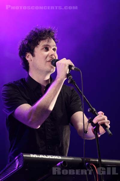 WASHED OUT - 2011-10-28 - PARIS - Espace Charlie Parker - Grande Halle - 